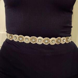 NWT Cream, White & Gold/Silver Beaded Elastic Belt - size medium